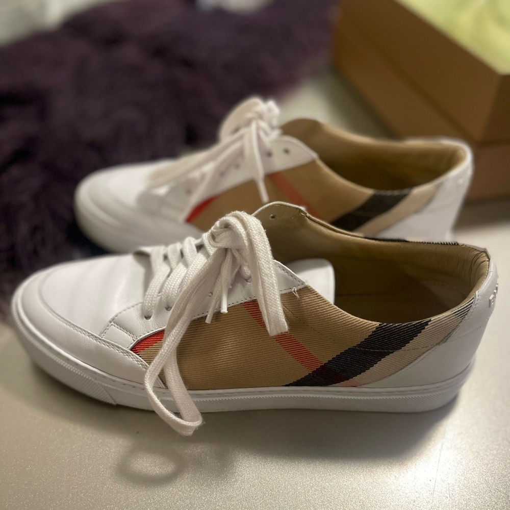 Burberry Men’s Low Top Sneaker - Optic White - Size 39 - Authenticity Tag & Box!